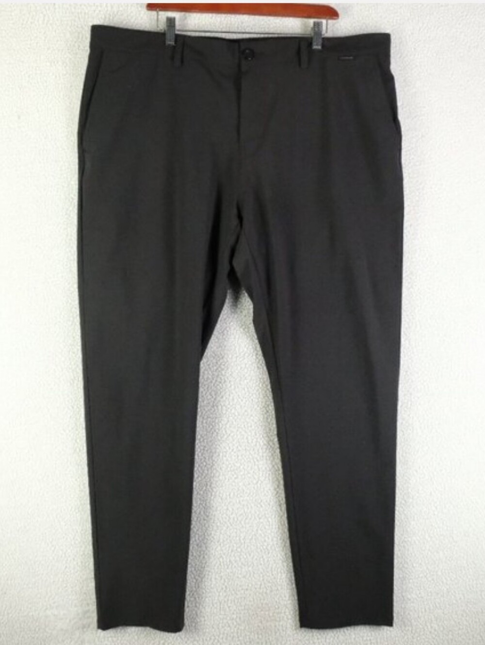 Travis Mathew Men's Pants 42X32 Black Gold Performance Golf Pants EUC